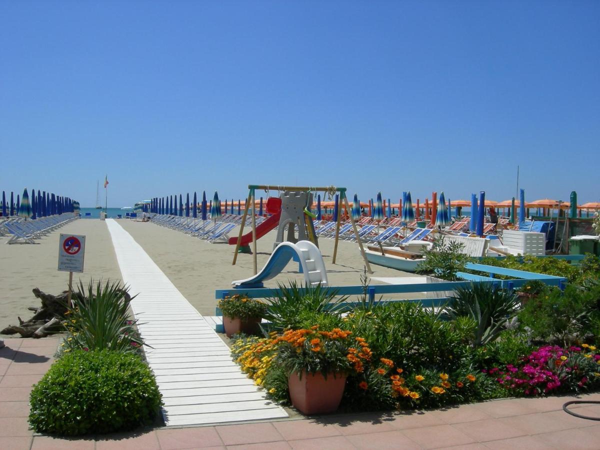 Hotel Tirrenia Viareggio Buitenkant foto