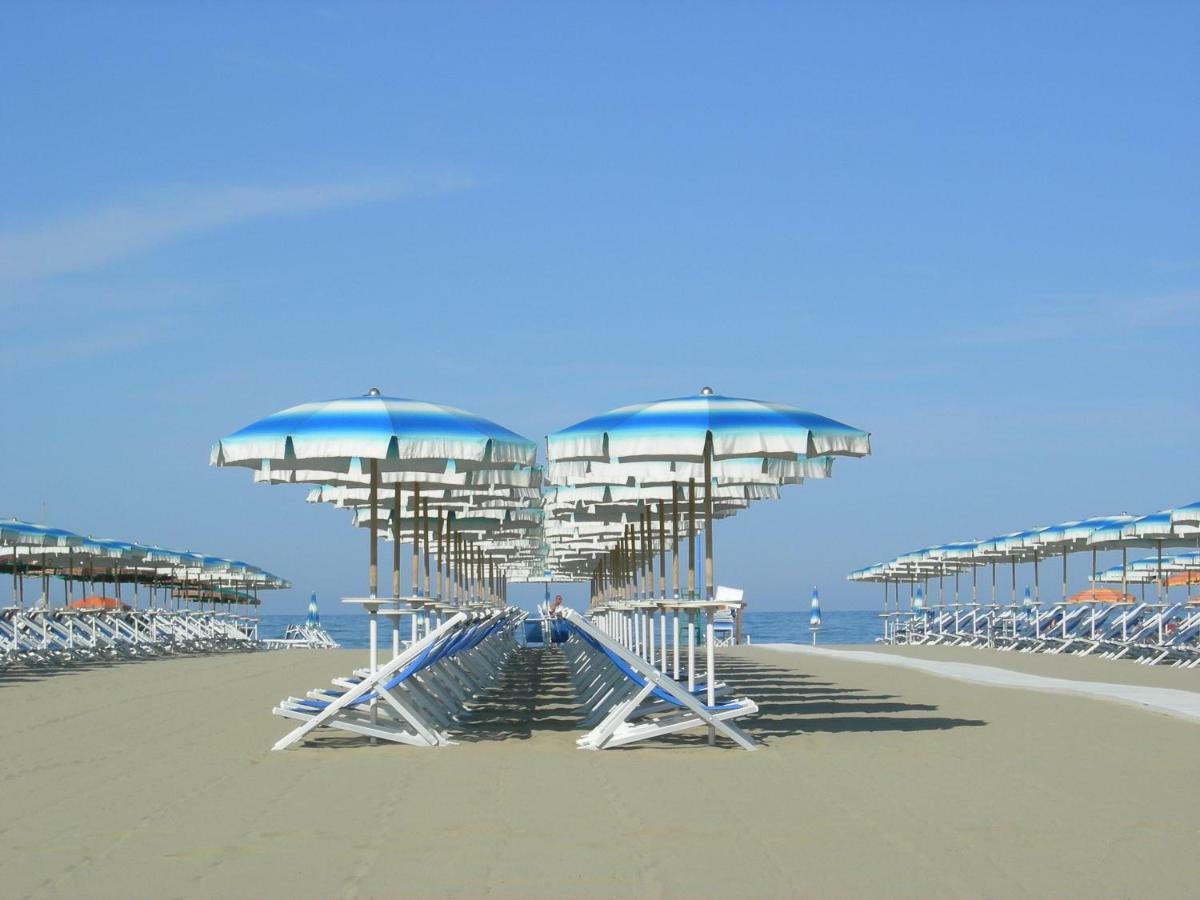 Hotel Tirrenia Viareggio Buitenkant foto